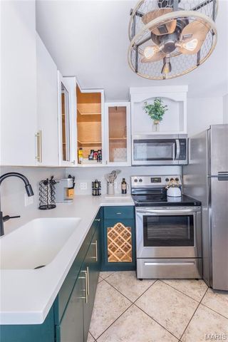 9920 Bunker Hill Drive E, St Louis, MO 63123