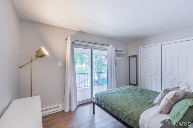 9920 Bunker Hill Drive E, St Louis, MO 63123