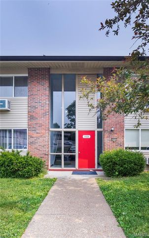 9920 Bunker Hill Drive E, St Louis, MO 63123