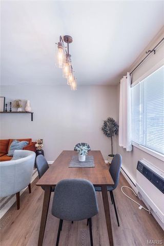 9920 Bunker Hill Drive E, St Louis, MO 63123