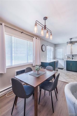 9920 Bunker Hill Drive E, St Louis, MO 63123