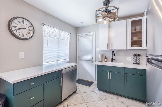 9920 Bunker Hill Drive E, St Louis, MO 63123