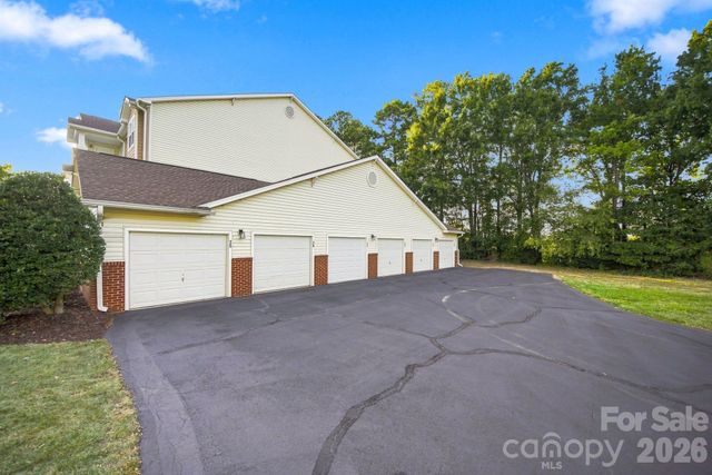 16316 Redstone Mountain Lane, Charlotte, NC 28277