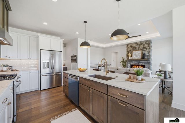2222 Battle Creek Road, Lincoln, NE 68520