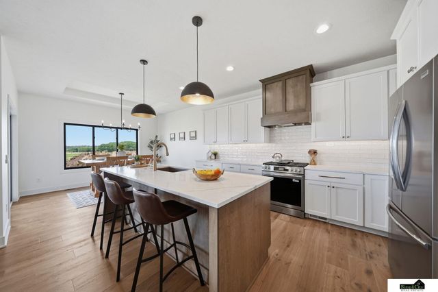 2222 Battle Creek Road, Lincoln, NE 68520