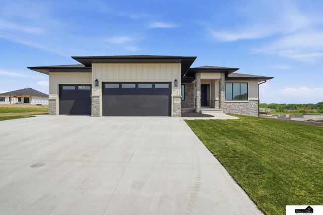 2222 Battle Creek Road, Lincoln, NE 68520