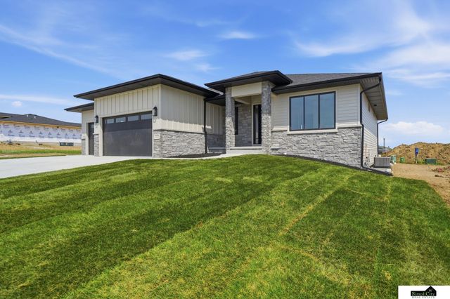 2222 Battle Creek Road, Lincoln, NE 68520