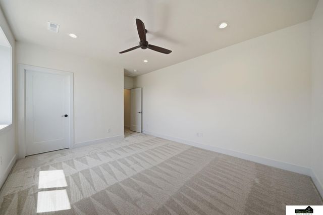 2222 Battle Creek Road, Lincoln, NE 68520