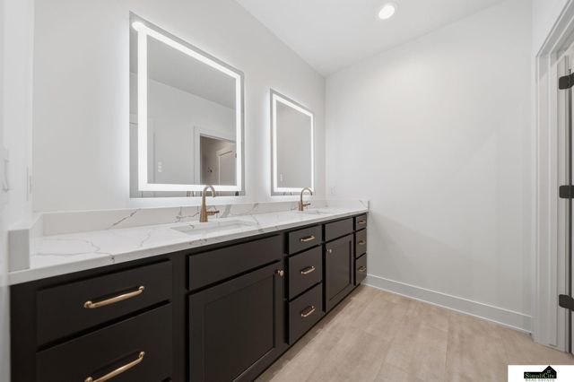 2222 Battle Creek Road, Lincoln, NE 68520