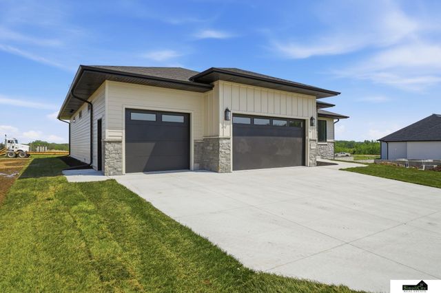 2222 Battle Creek Road, Lincoln, NE 68520