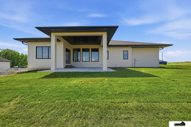 2222 Battle Creek Road, Lincoln, NE 68520