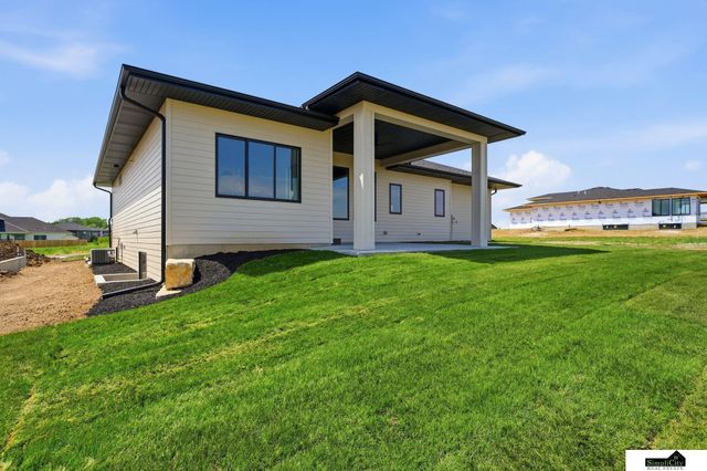 2222 Battle Creek Road, Lincoln, NE 68520