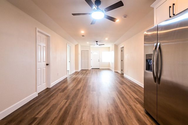 426 S DISSTON AVENUE, Tarpon Springs, FL 34689