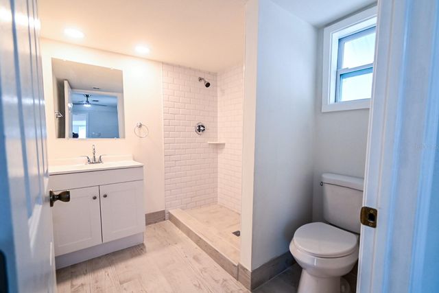 426 S DISSTON AVENUE, Tarpon Springs, FL 34689