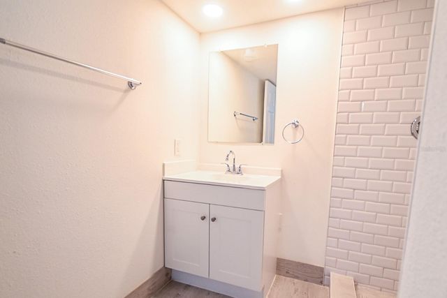 426 S DISSTON AVENUE, Tarpon Springs, FL 34689