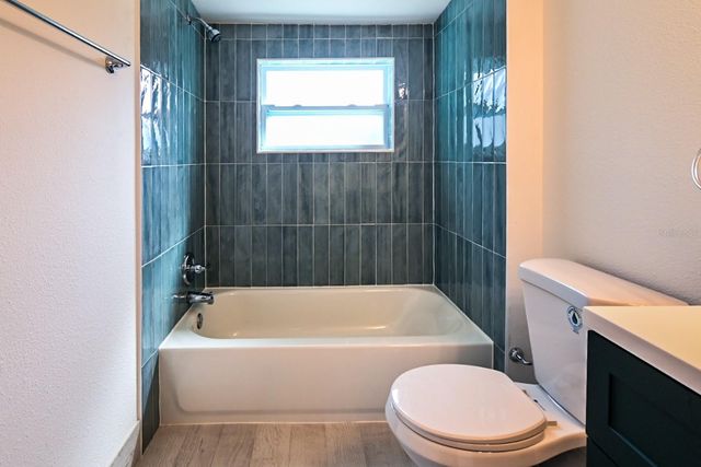 426 S DISSTON AVENUE, Tarpon Springs, FL 34689