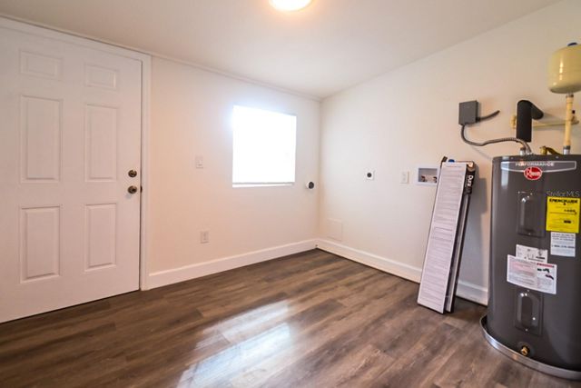 426 S DISSTON AVENUE, Tarpon Springs, FL 34689