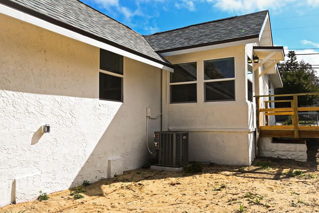 426 S DISSTON AVENUE, Tarpon Springs, FL 34689