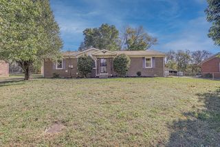 106 Oak Park Dr, Columbia, TN 38401