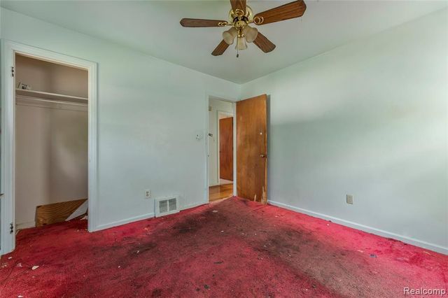 19563 Schoenherr Street, Detroit, MI 48205
