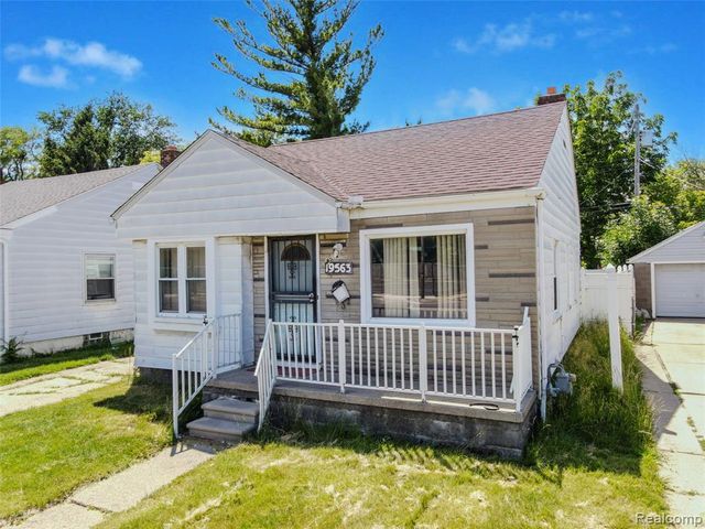 19563 Schoenherr Street, Detroit, MI 48205