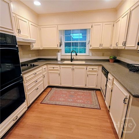 35 Clarendon Road, Savannah, GA 31410