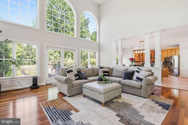 2 ROSSITER CIR, New Hope, PA 18938