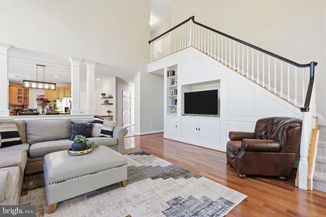 2 ROSSITER CIR, New Hope, PA 18938