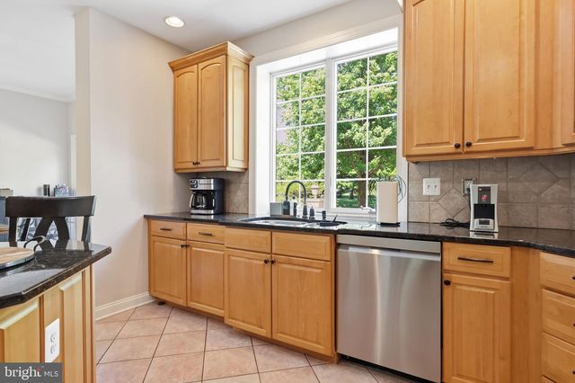 2 ROSSITER CIR, New Hope, PA 18938