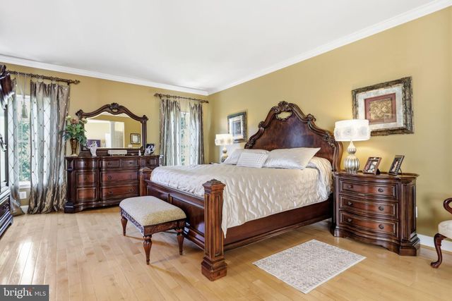 2 ROSSITER CIR, New Hope, PA 18938
