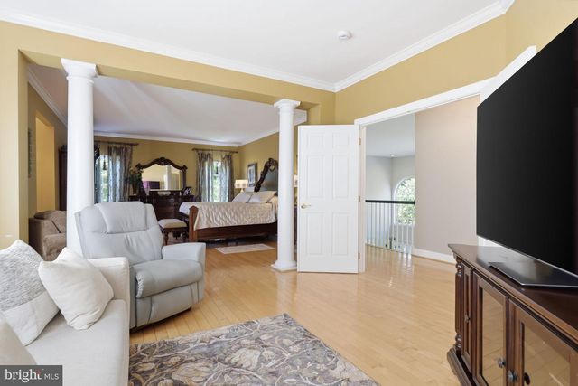 2 ROSSITER CIR, New Hope, PA 18938