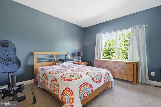 2 ROSSITER CIR, New Hope, PA 18938