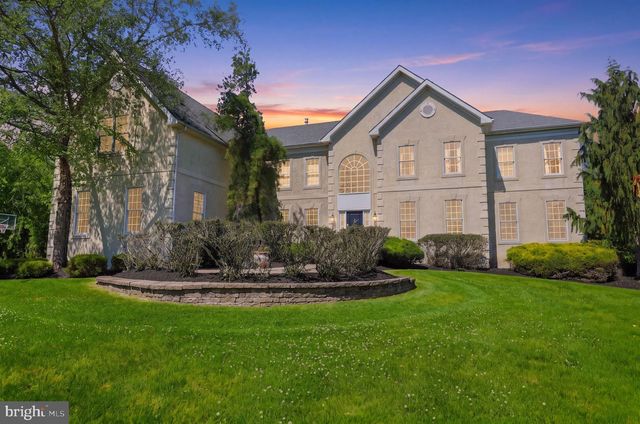 2 ROSSITER CIR, New Hope, PA 18938