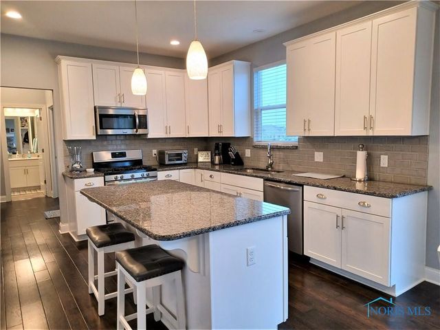 14934 Stonebridge Lane, Perrysburg, OH 43551