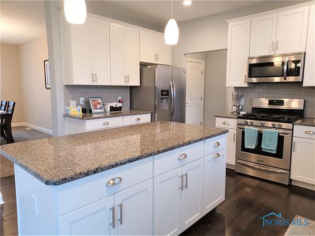 14934 Stonebridge Lane, Perrysburg, OH 43551