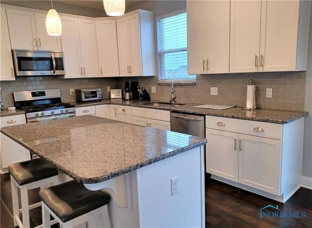 14934 Stonebridge Lane, Perrysburg, OH 43551