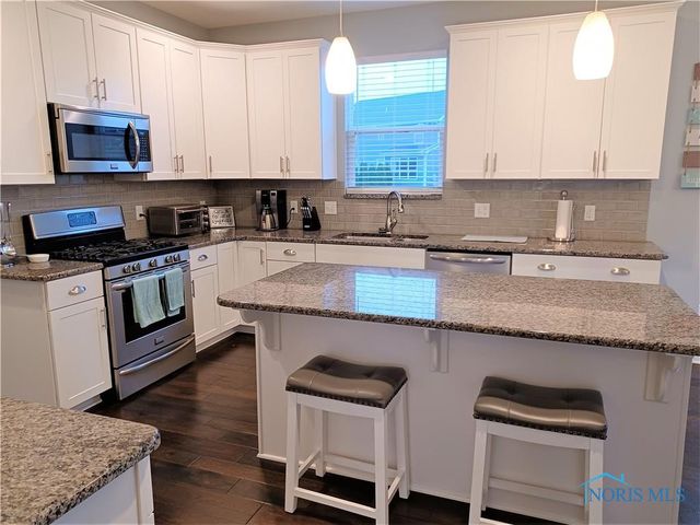 14934 Stonebridge Lane, Perrysburg, OH 43551