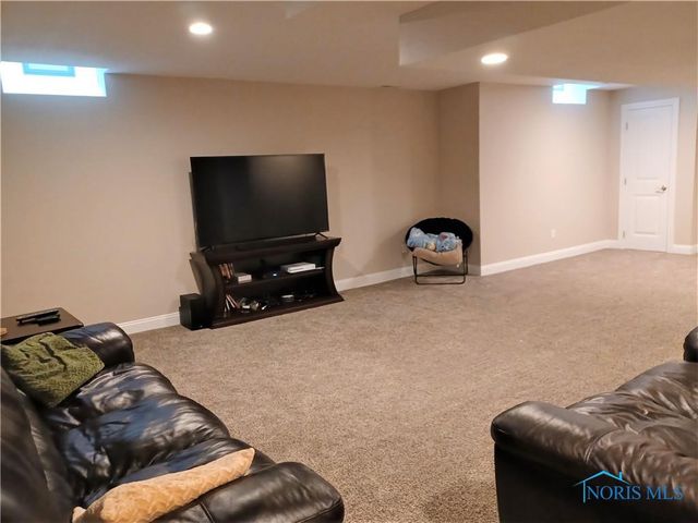 14934 Stonebridge Lane, Perrysburg, OH 43551