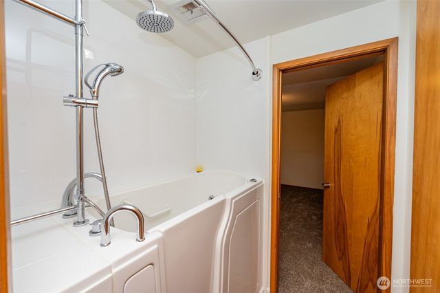 8006 55th Avenue Ct E, Puyallup, WA 98371