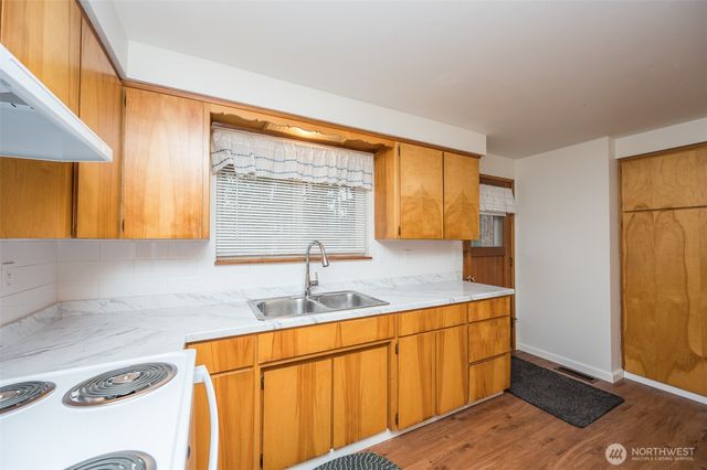 8006 55th Avenue Ct E, Puyallup, WA 98371