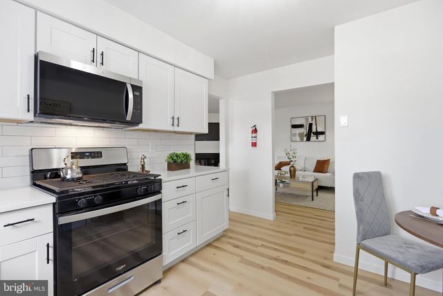 2412 OLD STONE MILL DR, East Windsor Twp, NJ 08512