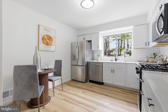 2412 OLD STONE MILL DR, East Windsor Twp, NJ 08512