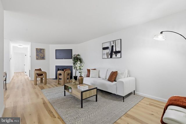 2412 OLD STONE MILL DR, East Windsor Twp, NJ 08512