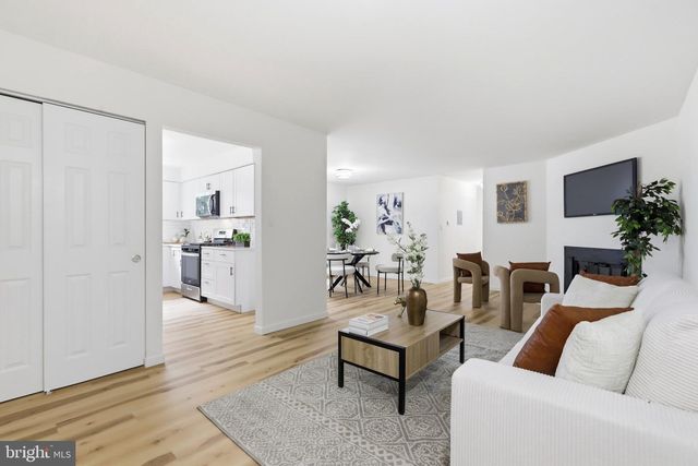 2412 OLD STONE MILL DR, East Windsor Twp, NJ 08512