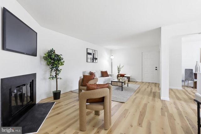 2412 OLD STONE MILL DR, East Windsor Twp, NJ 08512