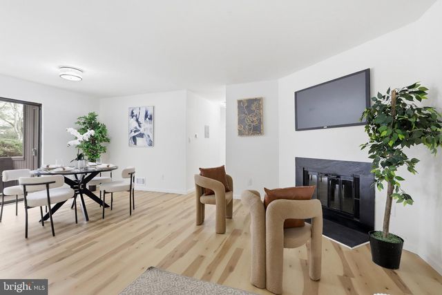 2412 OLD STONE MILL DR, East Windsor Twp, NJ 08512