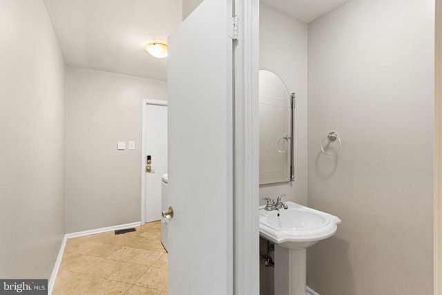 260 VILLAGE CT, Haddonfield, NJ 08033