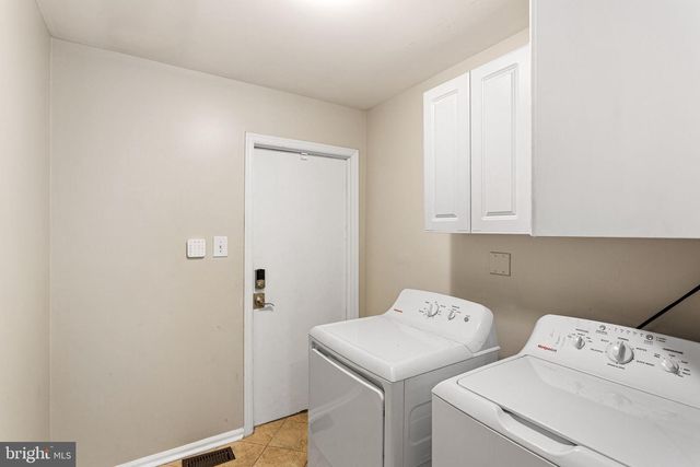 260 VILLAGE CT, Haddonfield, NJ 08033