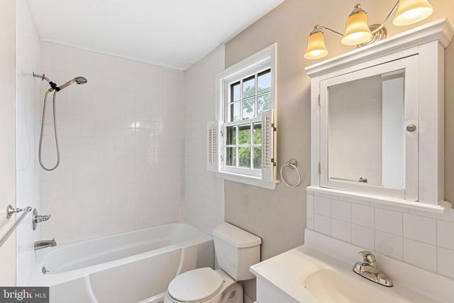 260 VILLAGE CT, Haddonfield, NJ 08033
