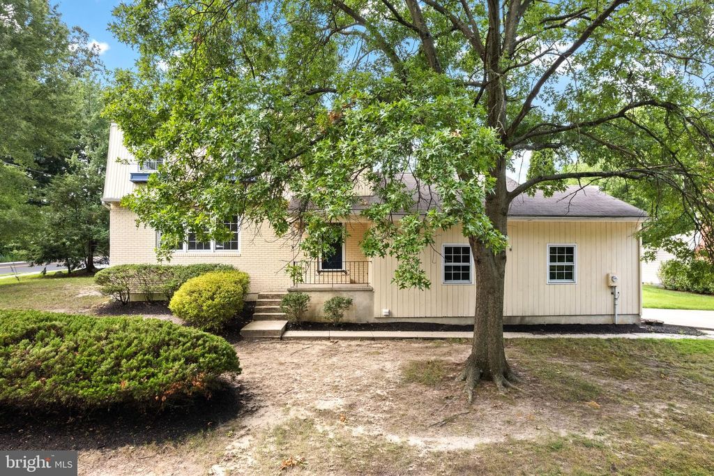 260 VILLAGE CT, Haddonfield, NJ 08033